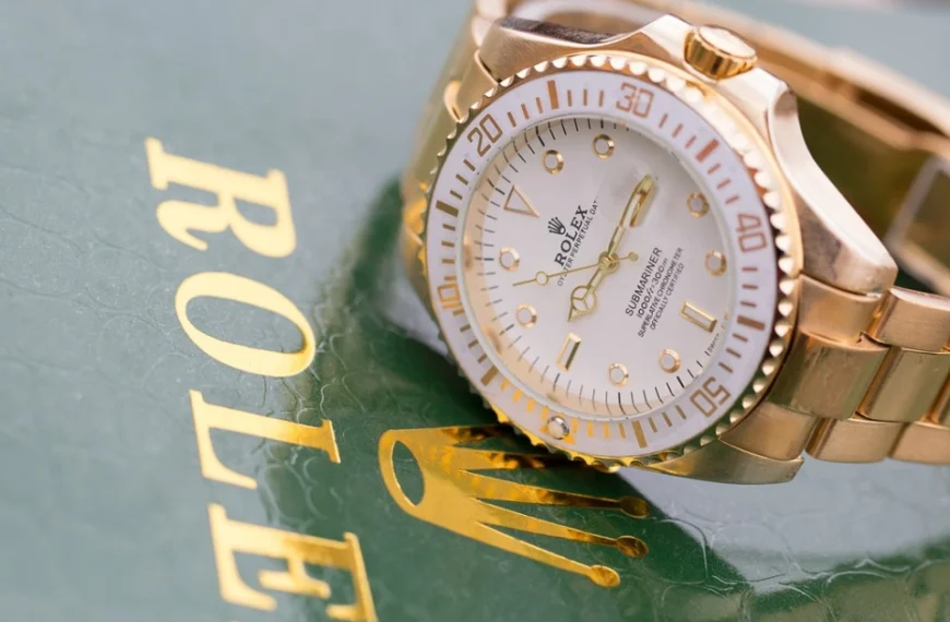 Rolex Watch Buyers Guide: Choosing Your Perfect Timepiece 2024 Title